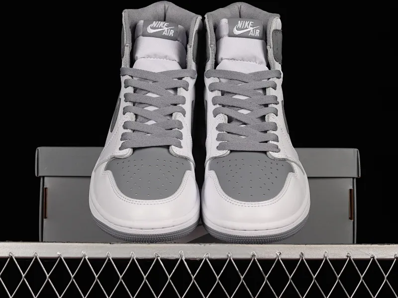 All categories Air Jordan Jordan series basketball shoes Air Jordan 1 High foreign trade version Air Jordan 1 High OG "Stealth" AJ1 Joe 1 white gray 555088-037